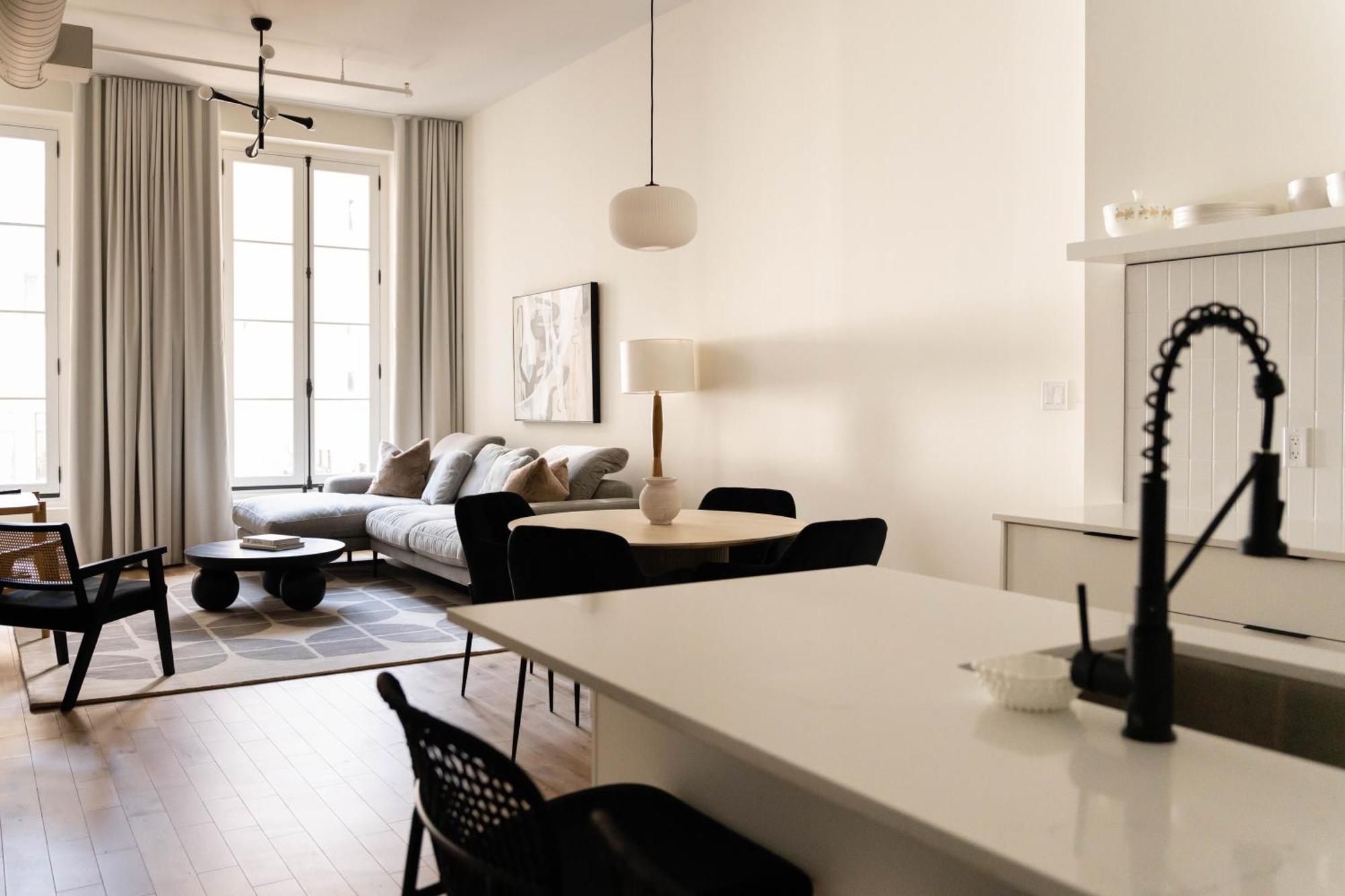 Maison Place Jacques-Cartier By Luxury In Transit Montréal Exterior foto